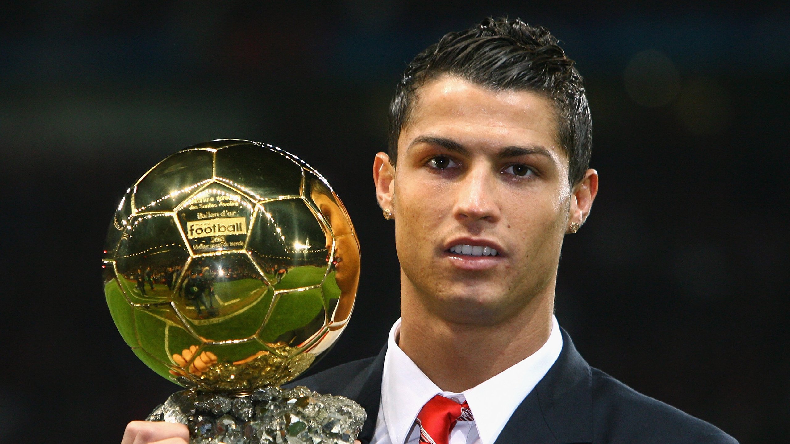 利物浦替补球员立功，红军阵容深度展现优势，利物浦为什么被称为红军